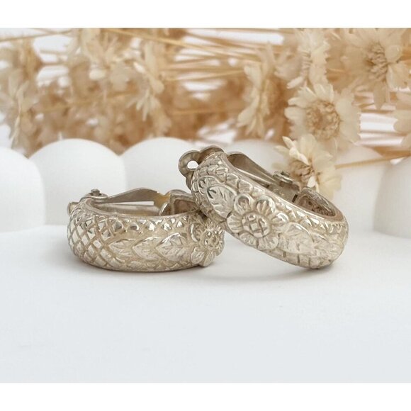 Chunky Floral & Snakeskin Embossed Sterling Silver Vintage Clip On Earrings - Picture 1 of 8